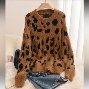 Chic Fuzzy Leopard Sweater - Tan and Black